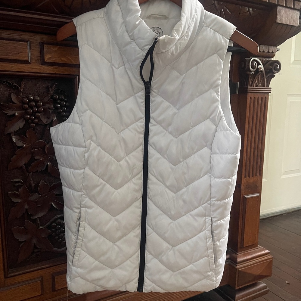 SO White Quilted Puffer Vest with High Collar